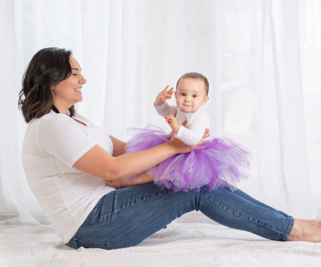 Photo of mom and baby published on laragrauerphotography.com